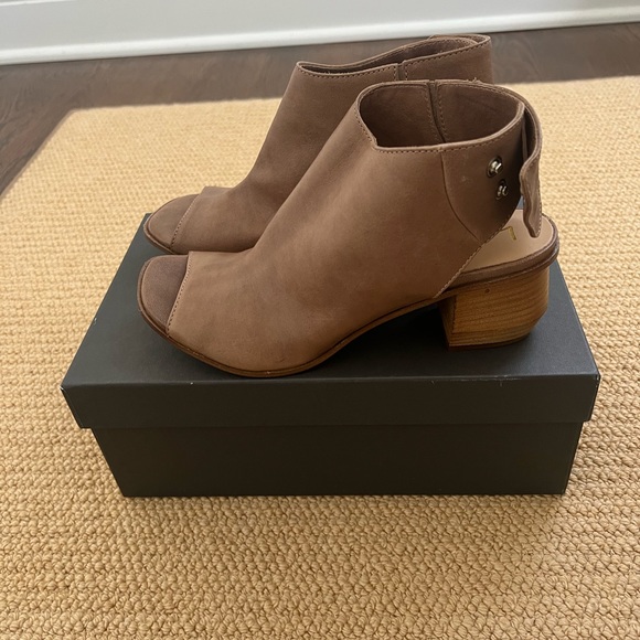 Lamar’s’ Women’s Booties. Open Toe. Size 8 . Color Tan. Made in Italy. New - Picture 2 of 7